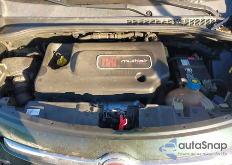 2015 Fiat 500L Lounge z USA, uszkodzony, nr VIN ZFBCFACH1FZ036211